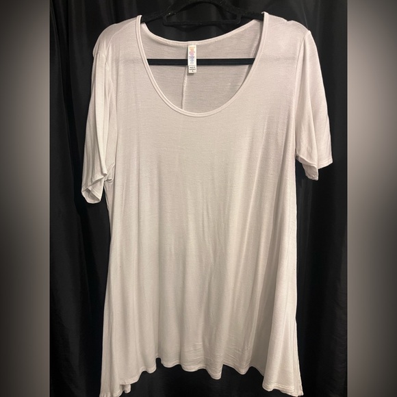 LuLaRoe Perfect Tee - Picture 1 of 2
